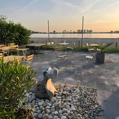 Zum Weserstrand 公寓 *